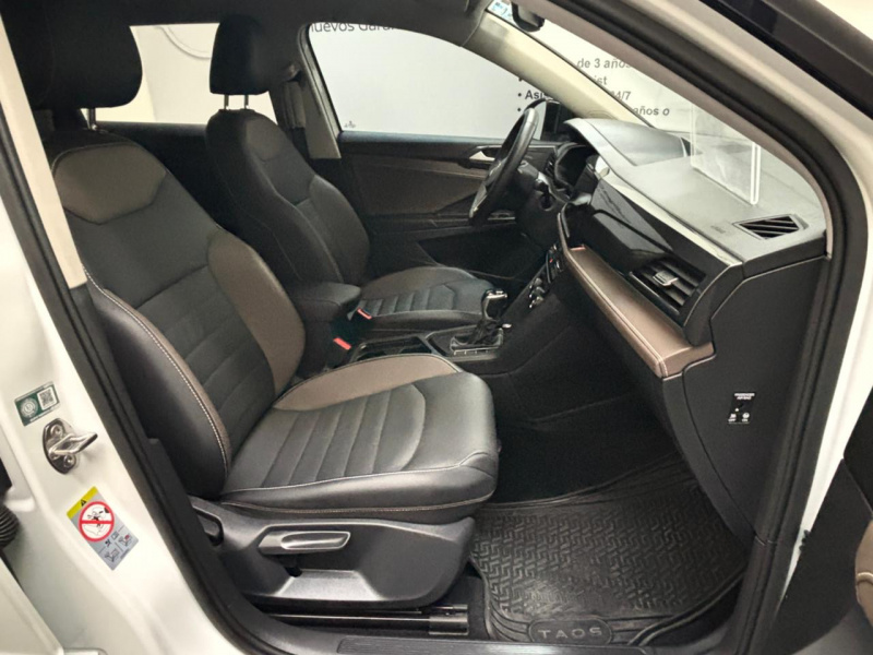Volkswagen Taos  5 pts. Highline Black, 1.4T, 150 HP, TA, piel, f. led, TP, rieles en techo, RA-18 2022